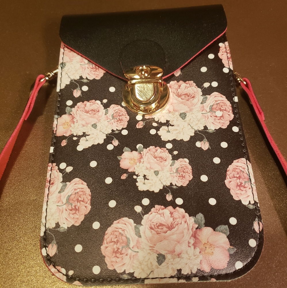 💜3/$10💜NWOT flowered faux leather mini bag